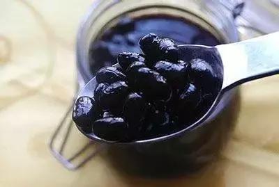 容易长白头是什么原因,几种人容易得白头发