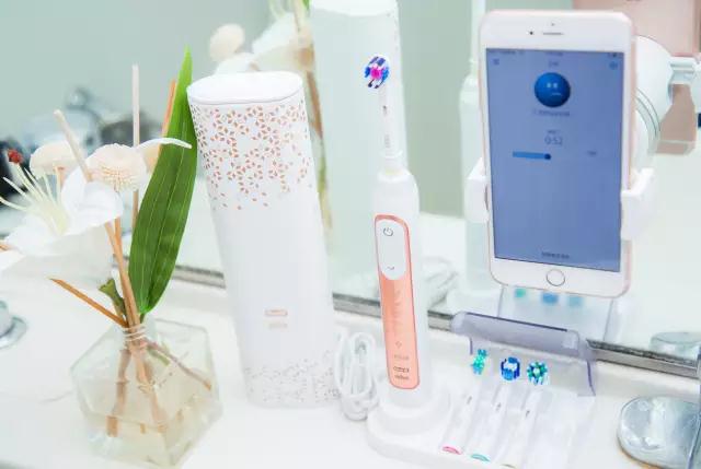 楚乔传搞笑花絮李沁赵丽颖,楚乔传李沁黄牙