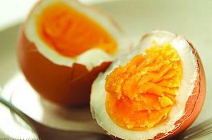 鸡蛋这样吃,既能治湿疹皮炎手足癣,还对胃疼胃溃疡特有效