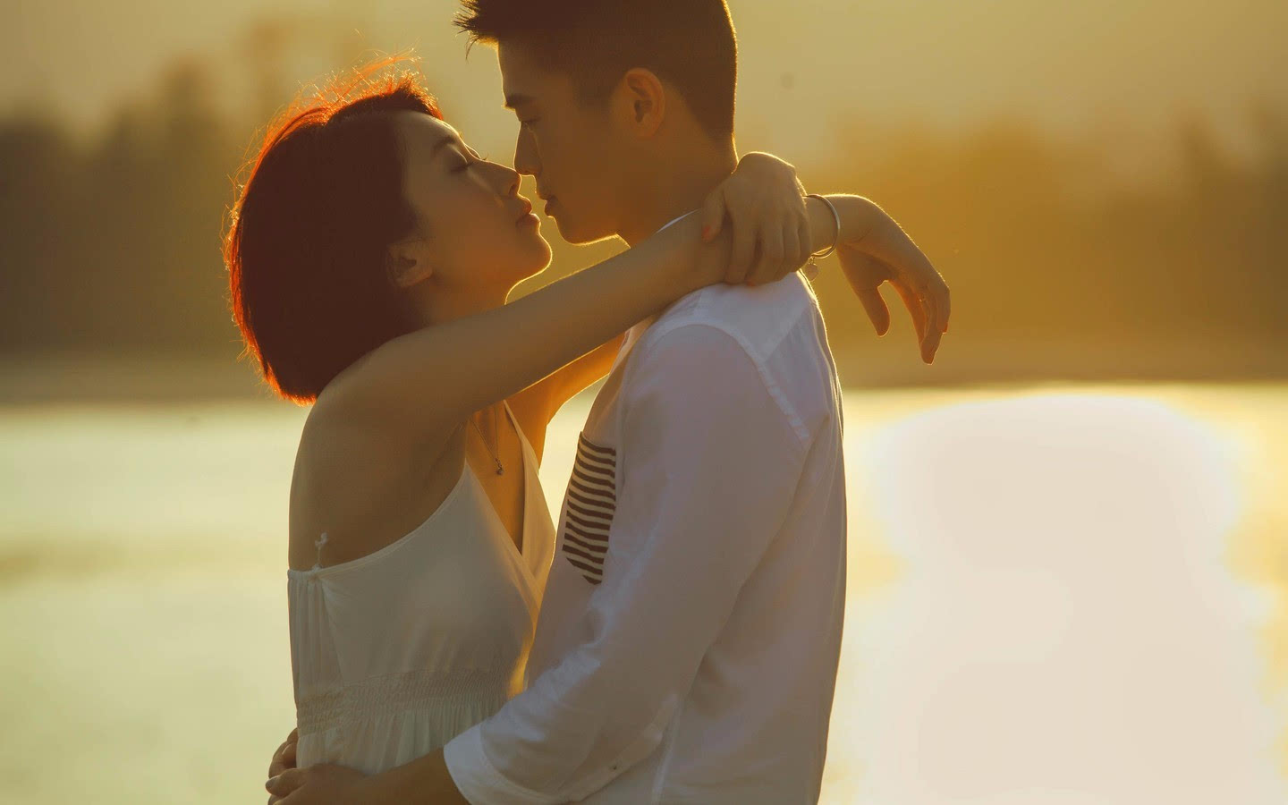 夫妻两人吵架怎么才能和好,夫妻性格不合夫妻吵架后怎么和好