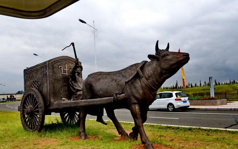 带着漂亮女友逛鄂尔多斯蒙古源流