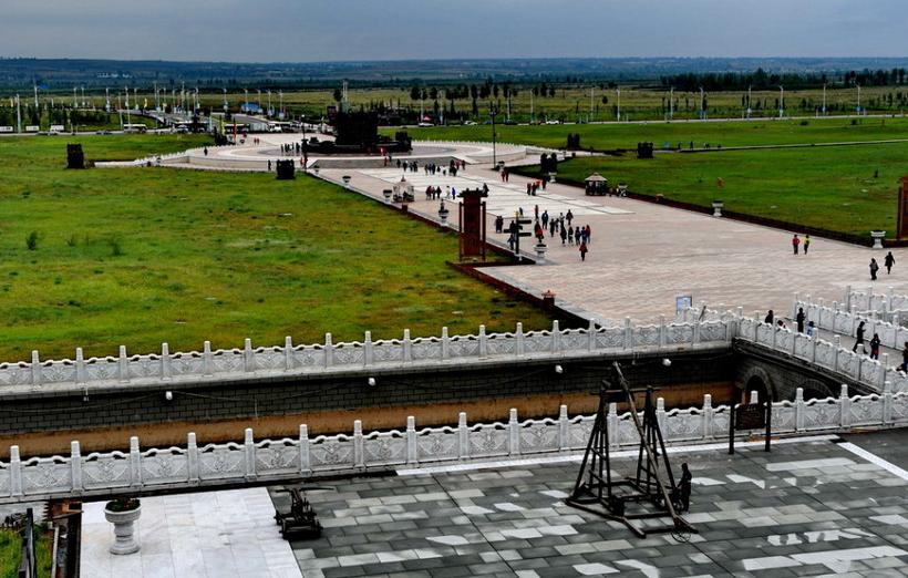 带着漂亮女友逛鄂尔多斯蒙古源流