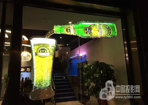 又见啤酒数字标牌!日立投影机创意方案引爆商业吸引力