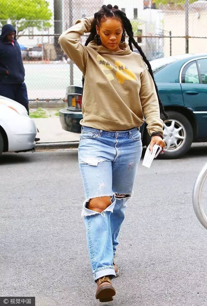 卫衣不好看怎么搭配,卫衣不好看搭配什么裤子