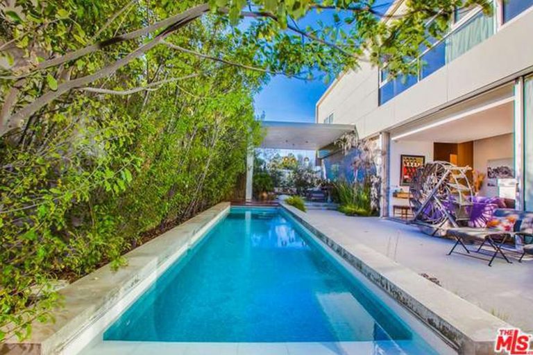 权游铁粉们听好了！“龙母”又多一个称号：中国明清家具爱好者