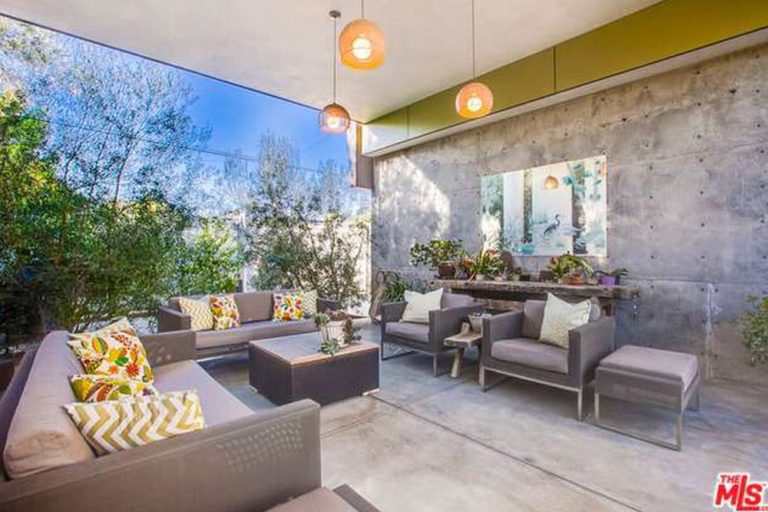 权游铁粉们听好了！“龙母”又多一个称号：中国明清家具爱好者