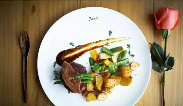 青岛适合情侣约会的美食店,青岛站适合约会的美食