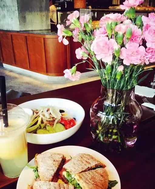 青岛适合情侣约会的美食店,青岛站适合约会的美食