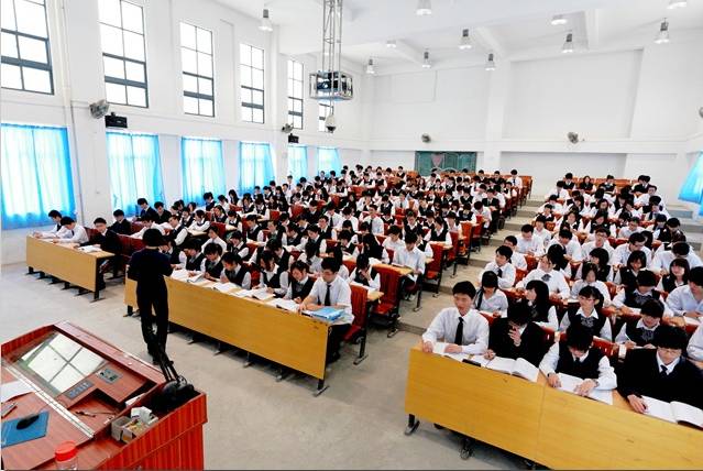 来肇新生看过来,这份交通指引能帮你大忙!