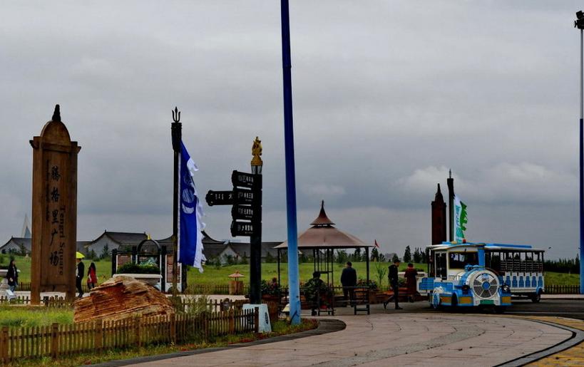 带着漂亮女友逛鄂尔多斯蒙古源流