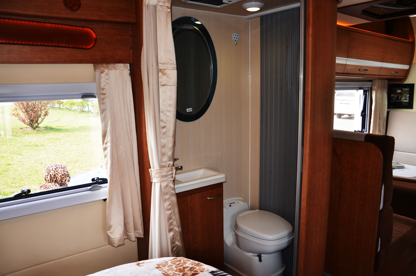 皮卡房车大全20-30万的c型房车,房车推荐b型50万豪华房车