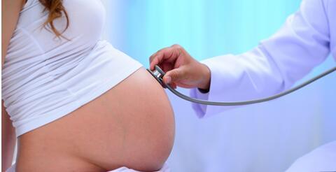 预产期40周到了，宝宝还没发动，继续等待还是催产？