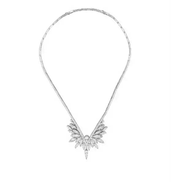 赵丽颖的项链价值百万,赵丽颖的字母项链