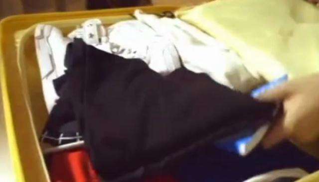 行李箱大揭秘：王俊凯考虑周全，鹿晗是十足的电玩控！