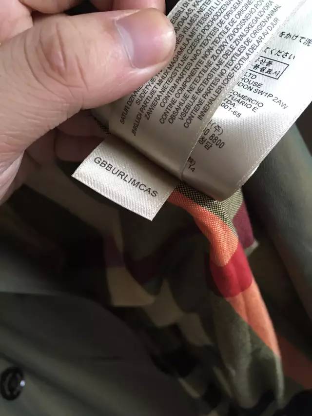 巴宝莉风衣回归现实,5万的巴宝莉风衣