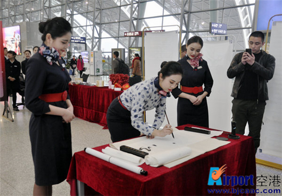 东航云南机场快闪视频,东航空姐长水机场快闪