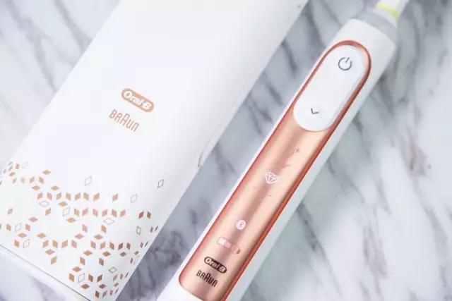 楚乔传搞笑花絮李沁赵丽颖,楚乔传李沁黄牙