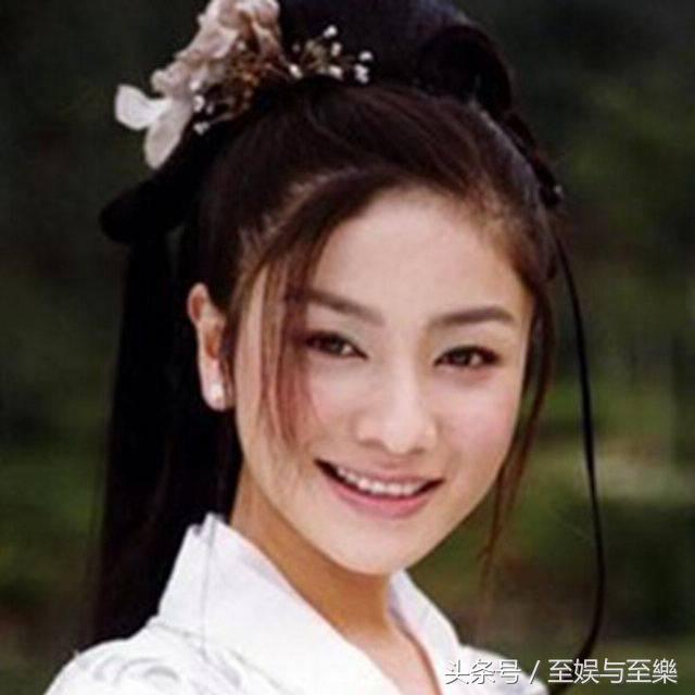 23岁成央视主播,23岁做婚礼主持人