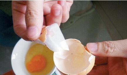 鸡蛋这样吃,既能治湿疹皮炎手足癣,还对胃疼胃溃疡特有效