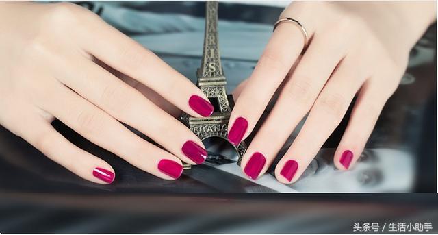 指甲油气质,2023指甲油流行色渐变色