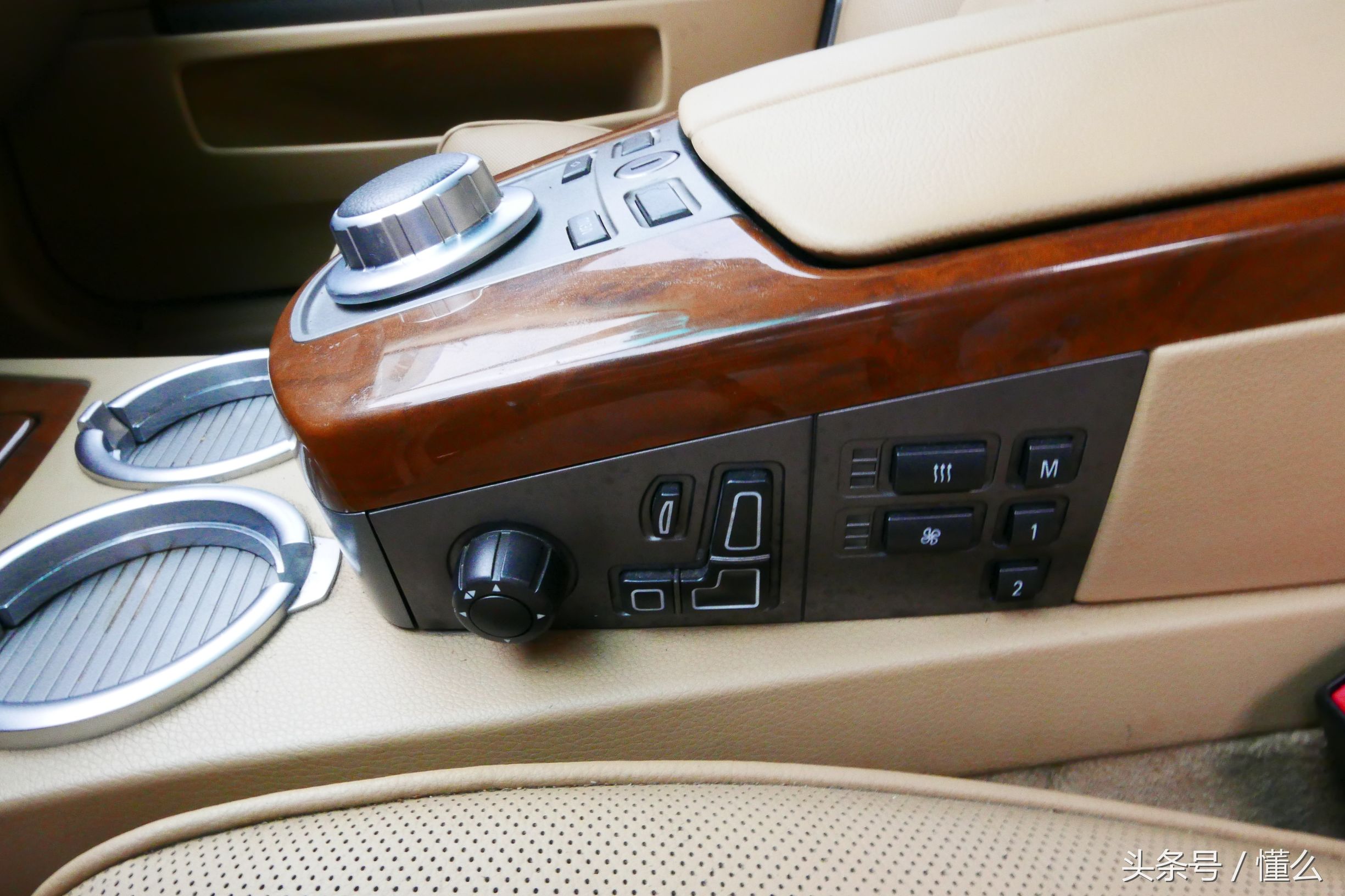 宝马7系m760深蓝色,宝马7系老款e66试驾