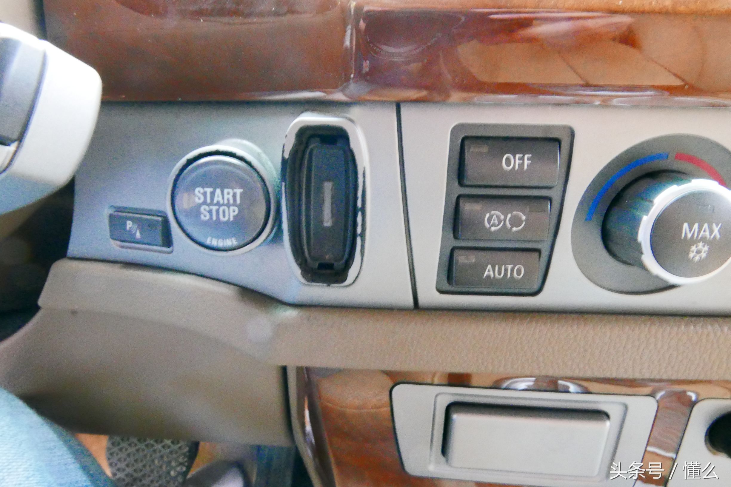 宝马7系m760深蓝色,宝马7系老款e66试驾