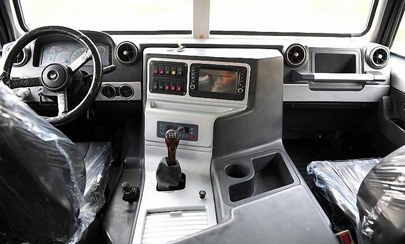 全面超越悍马，国产越野车售价百万，跟它比吴京开的BJ40就像玩具