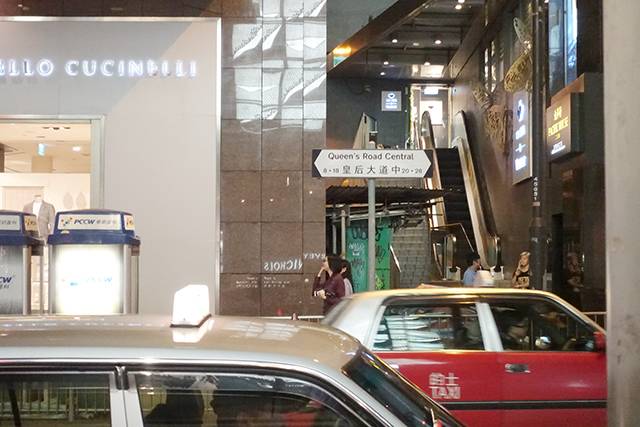 白天去逛迪斯尼,晚上香槟泡泡浴,女孩子去香港应该这么玩