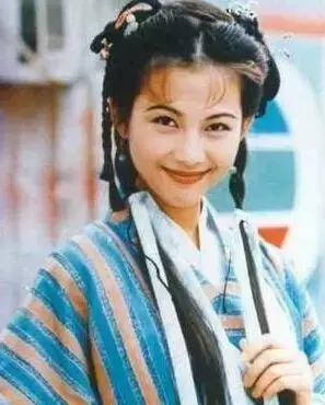 港姐70年：从豪门儿媳，到街边站台，背后是香港经济的大洗牌