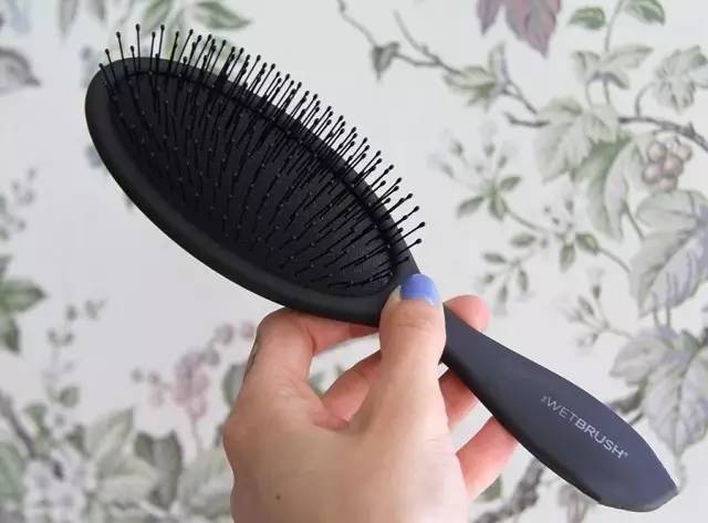 明星推荐的檀木梳子,最新款超级好用的梳子