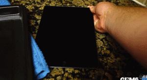 他把iPad放进烤箱：你猜苹果能禁得住“烤”验么？