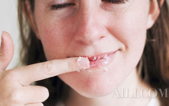 嘟嘟唇被男朋友亲了,嘟嘟唇怎么才能溶掉