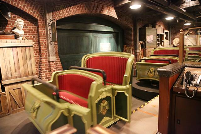 白天去逛迪斯尼,晚上香槟泡泡浴,女孩子去香港应该这么玩