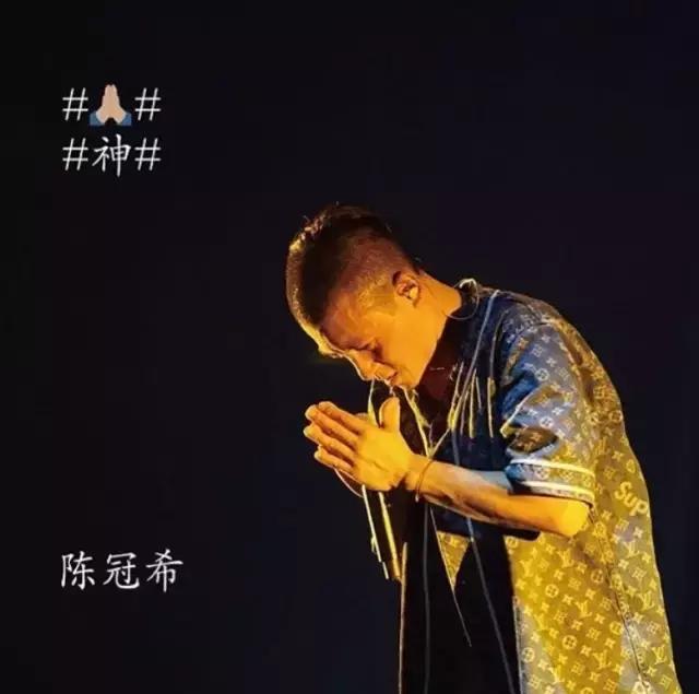 lv supreme联名硬箱470000 (supreme lv联名迷彩包多少钱)