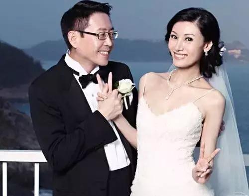 港姐70年：从豪门儿媳，到街边站台，背后是香港经济的大洗牌