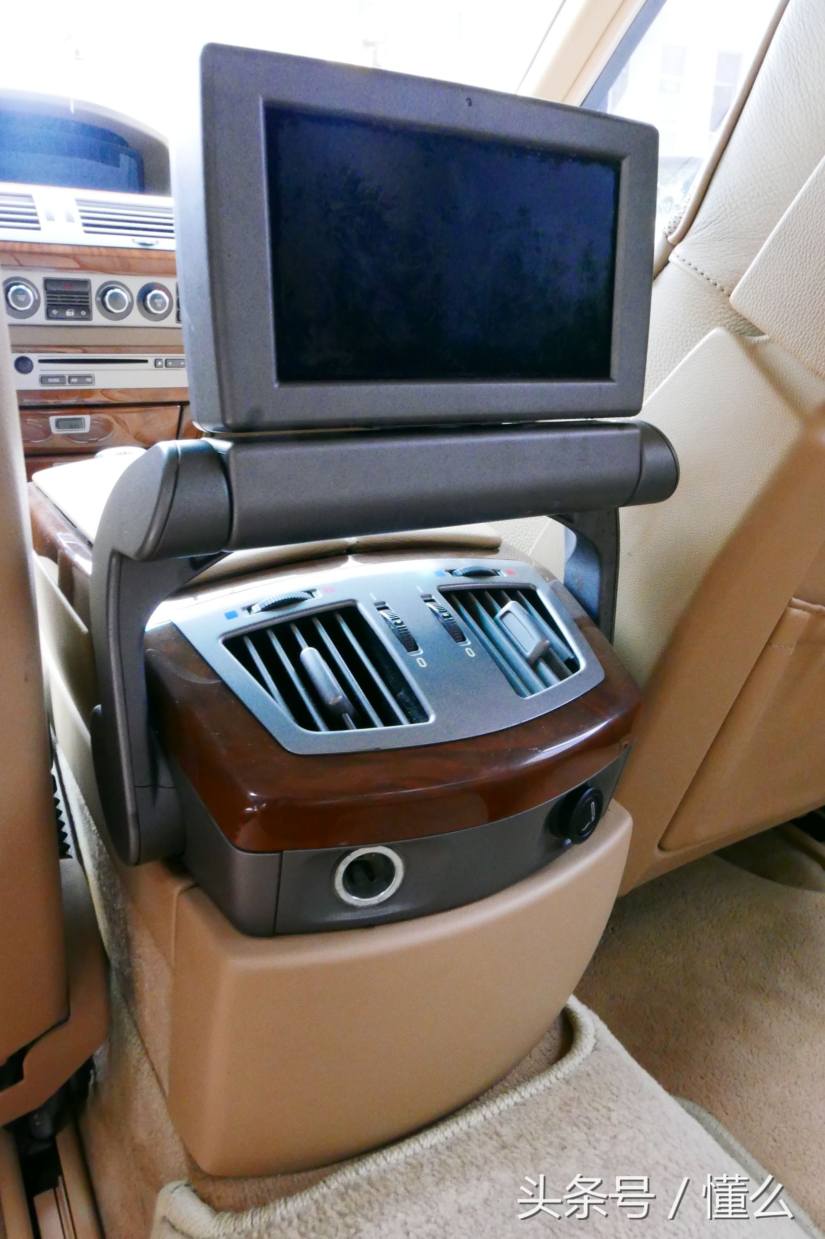 宝马7系m760深蓝色,宝马7系老款e66试驾