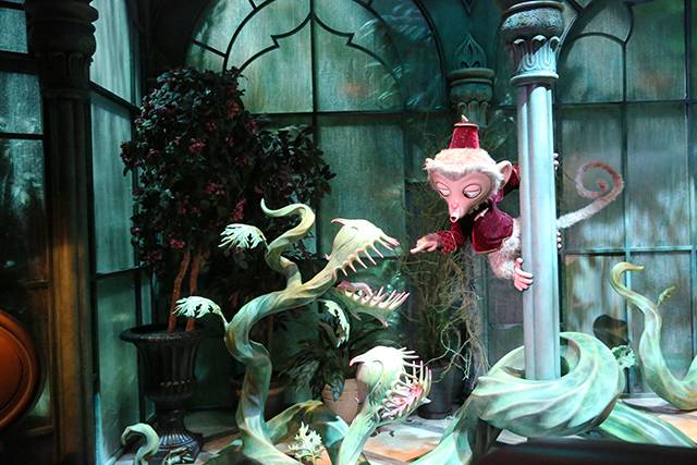 白天去逛迪斯尼,晚上香槟泡泡浴,女孩子去香港应该这么玩