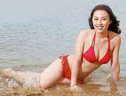 港姐70年：从豪门儿媳，到街边站台，背后是香港经济的大洗牌