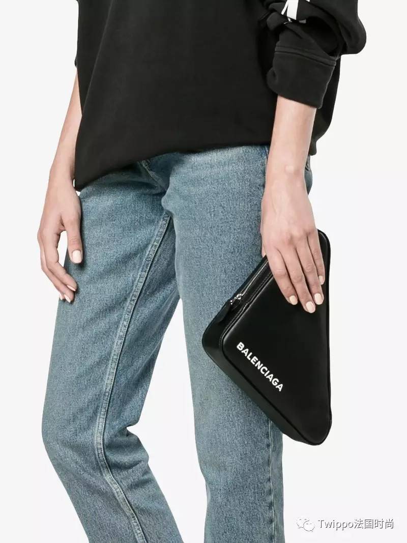 迷你小肩包,现在还流行小皮包包吗