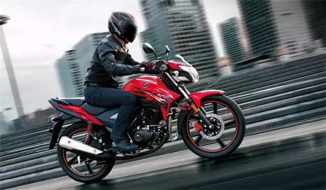 qj500和贝纳利502怎么选,贝纳利trk502x与凯越500x