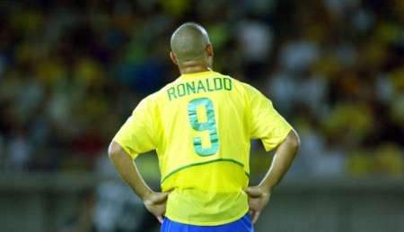 足球哪个人是最好的,足球谁巅峰最强