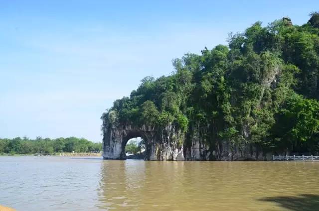 带着老伴穷游,开房车带老伴穷游