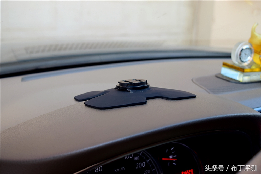 宝马改hud要换哪些东西,宝马330i标配hud抬头显示么