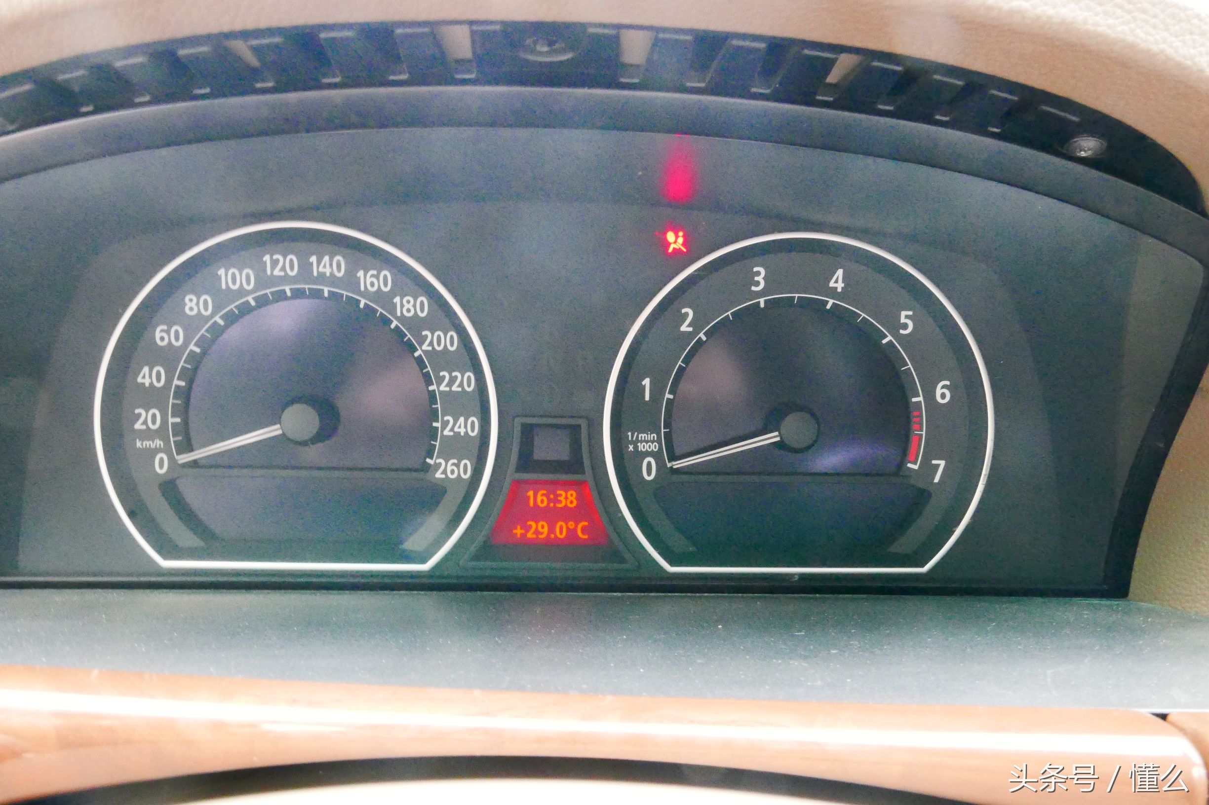 宝马7系m760深蓝色,宝马7系老款e66试驾