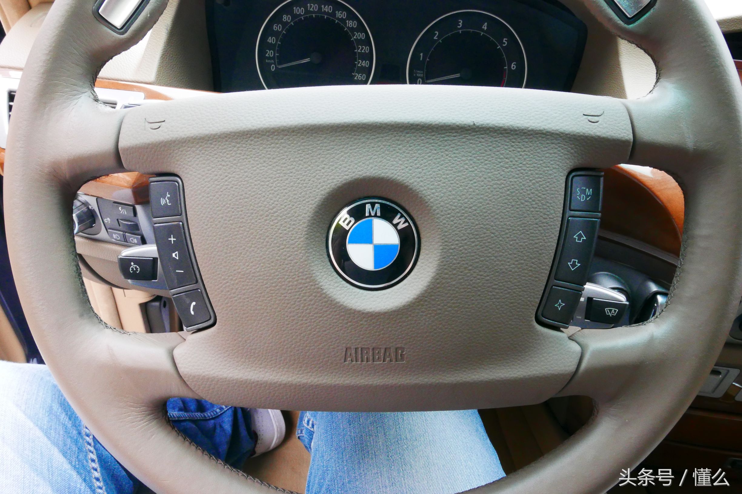 宝马7系m760深蓝色,宝马7系老款e66试驾