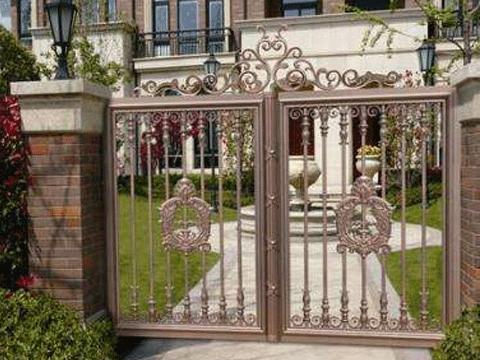 大门朝向风水有什么讲究的,院子大门的朝向西北风水