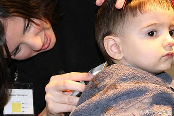 宝宝理发不求人选一款安全的婴儿理发器