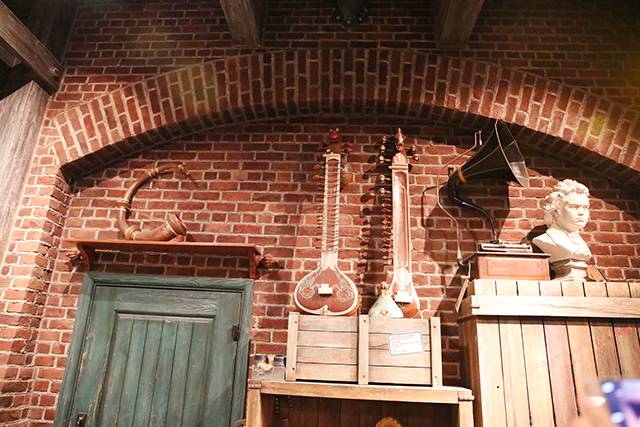 白天去逛迪斯尼,晚上香槟泡泡浴,女孩子去香港应该这么玩