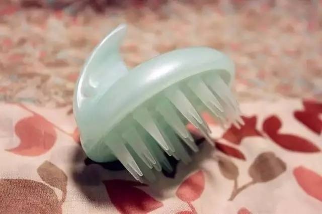 明星推荐的檀木梳子,最新款超级好用的梳子