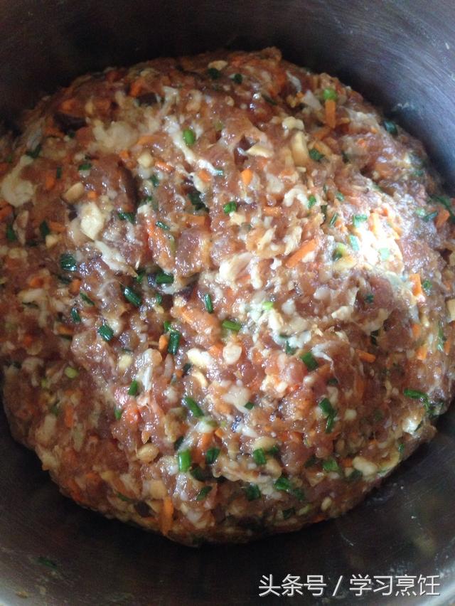 小馄饨怎么包馅又多又好看,上海小馄饨馅做法